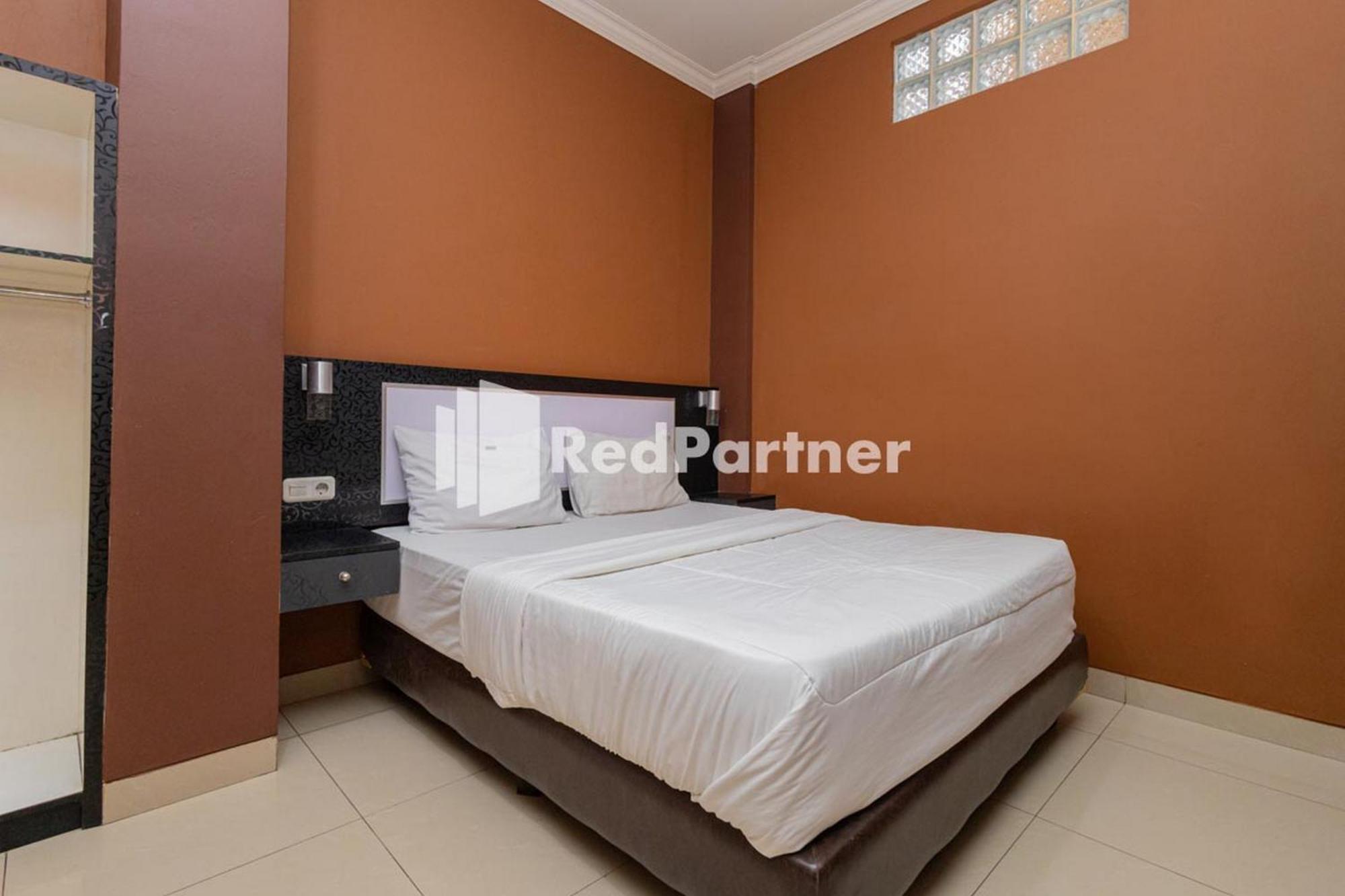 Star Hotel Jaksa Mitra Reddoorz Jakarta Exterior photo