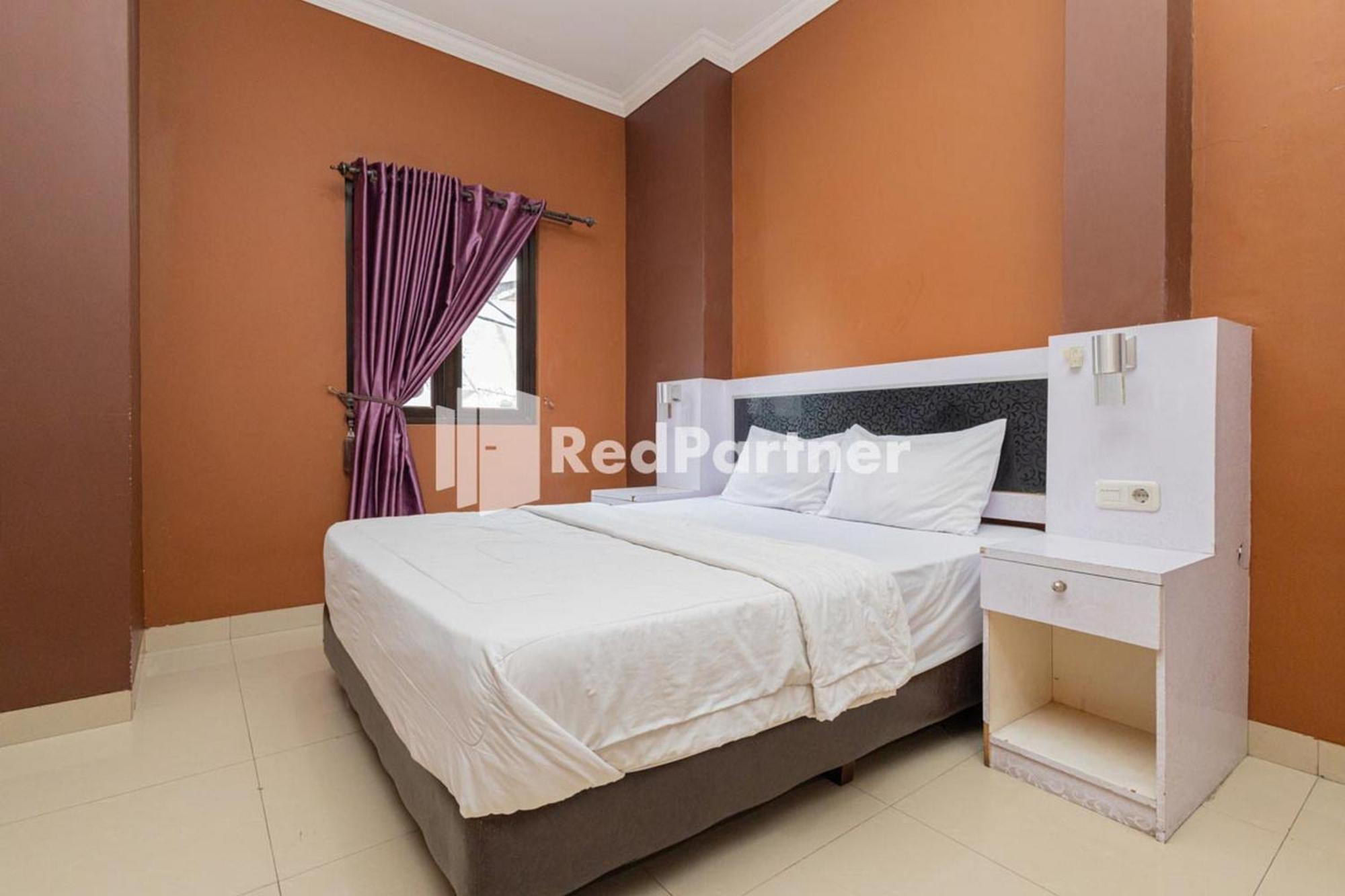 Star Hotel Jaksa Mitra Reddoorz Jakarta Exterior photo